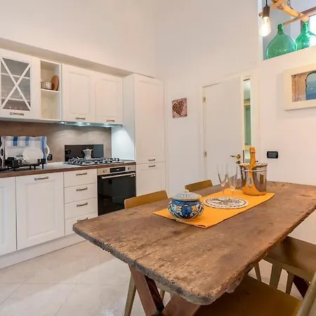 L'onda Del Mare: Marina Seaview Panoramic Loft Apartment *